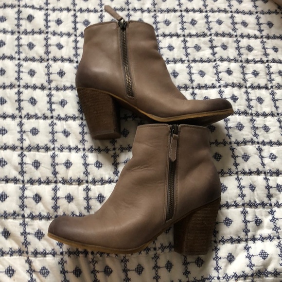BP. Leather heeled booties - Picture 4 of 7